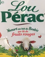 Yaourt au lait de brebis sur lit de fruits rouges