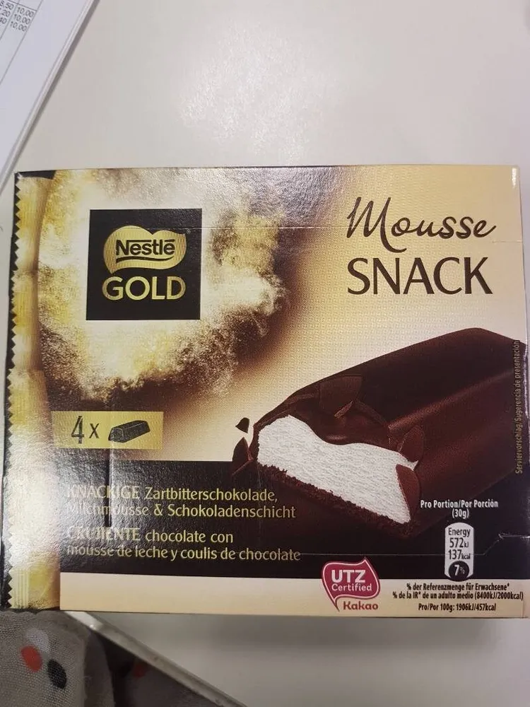 Mousse snack de mousse de leche con coulis de