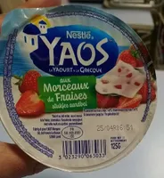 Yaourts à la grecque aux morceaux de fraise