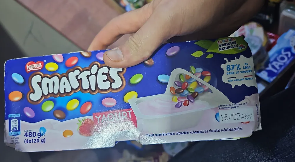 Nestlé Smarties yaourt à la fraise