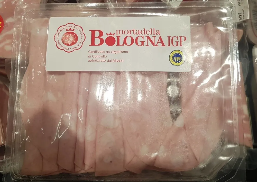 Bologna igp mortadella