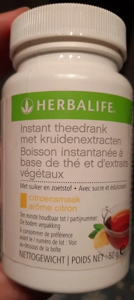 Instant theedrank met kruidenextracten