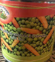 Petits pois et carottes à l'étuvée très fins