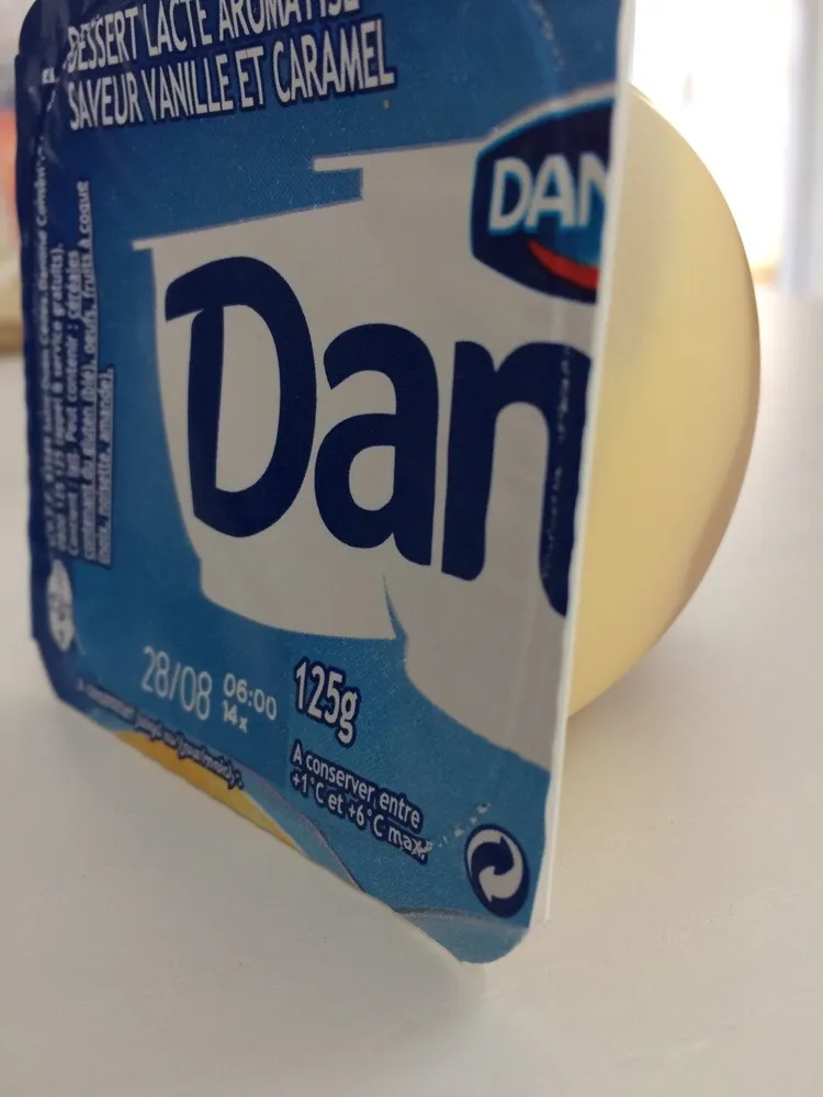 Danette saveur vanille sur lit au caramel