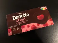 Danette & Fruit sur coulis de framboise et éclats de chocolat