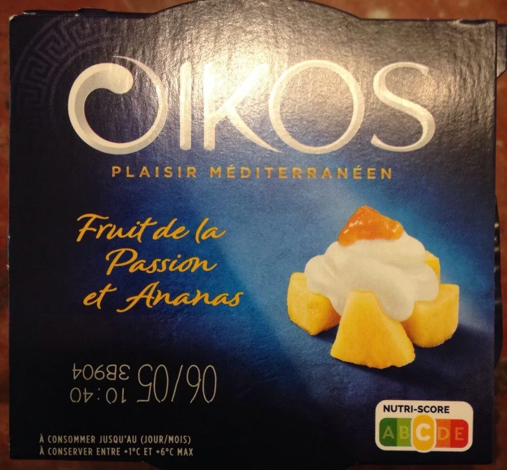 Spécialité laitière sucrée à ananas et fruit de la passion, aromatisée