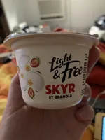 Light & free SKYR et granola