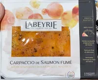 Carpaccio de saumon fumé aneth baies roses et citron