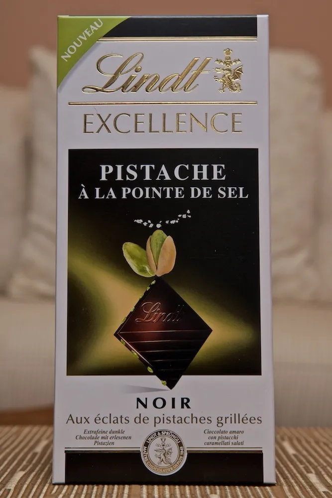 Excellence Noir Pistache à la Pointe de Sel
