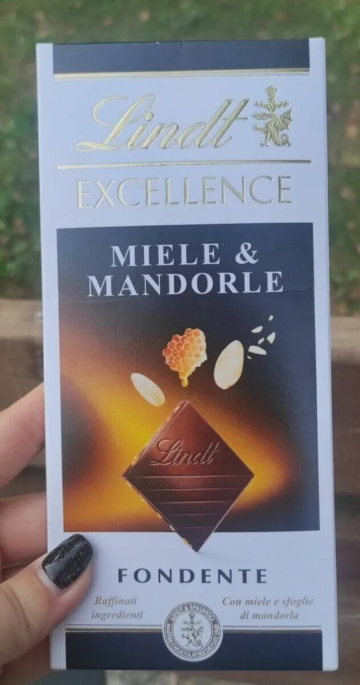 Cioccolata miele e mandorle