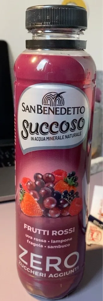 Succoso ai frutti rossi