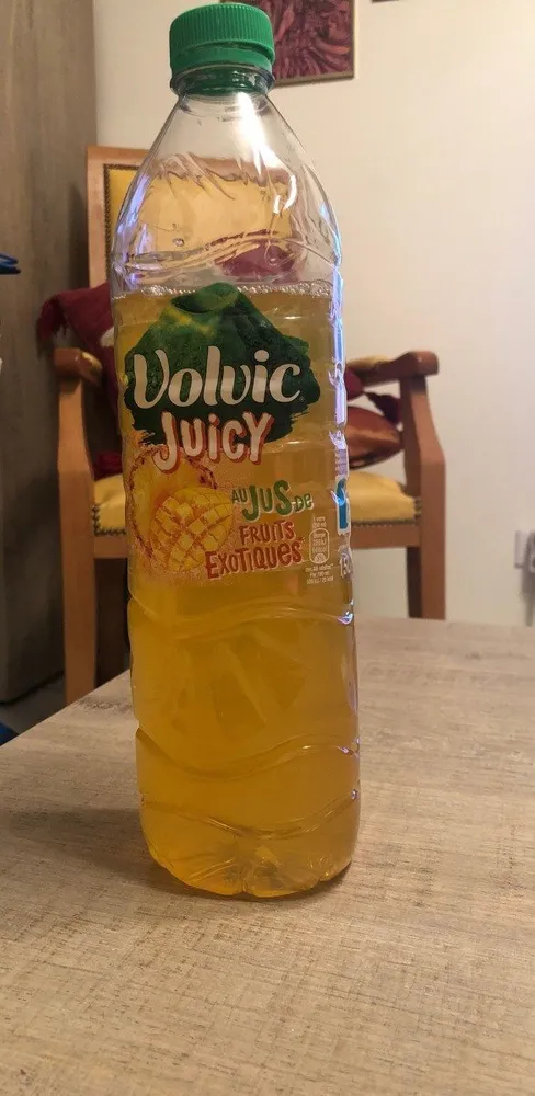 Volvic juicy