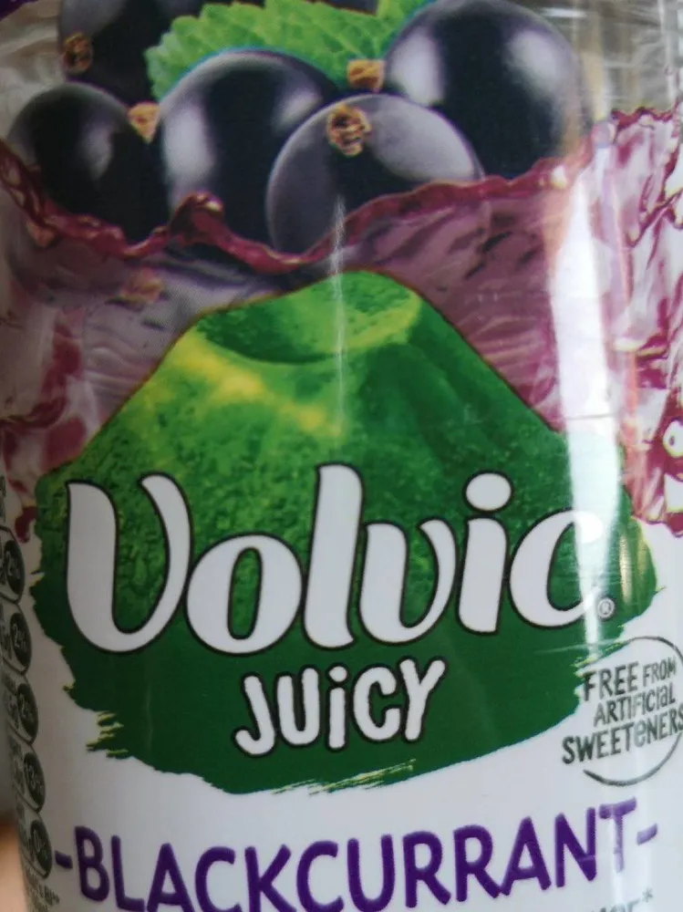 Volvic juicy Blackcurrant