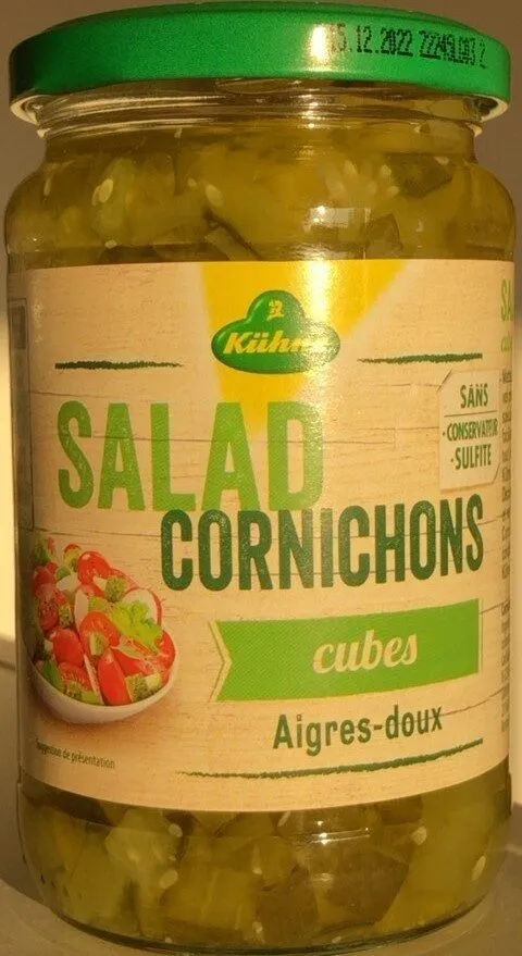 Salad cornichons cubes aigres-doux