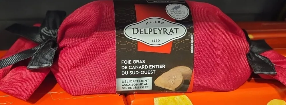 Foie gras de canard assaisonné au sel de l'île de Ré