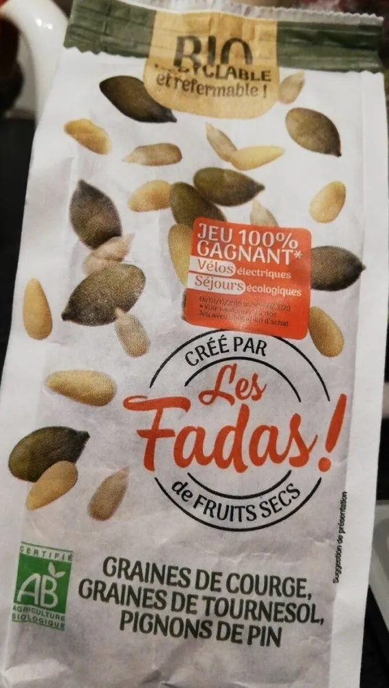 Graines de courge, graines de tournesol, pignons de pin