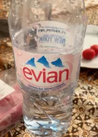 Naturliches Mineralwasser