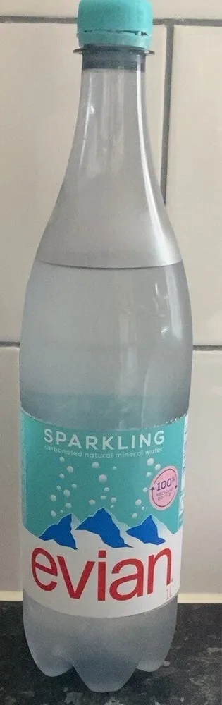 Sparkling carbonated natural mineral water