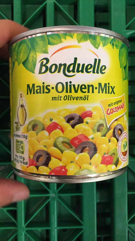 Mais-Oliven-Mix mit Olivenöl