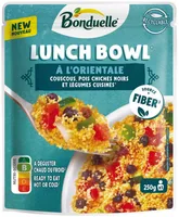 Lunch bowl à l'orientale avec couscous pois chiches et légumes cuisinés
