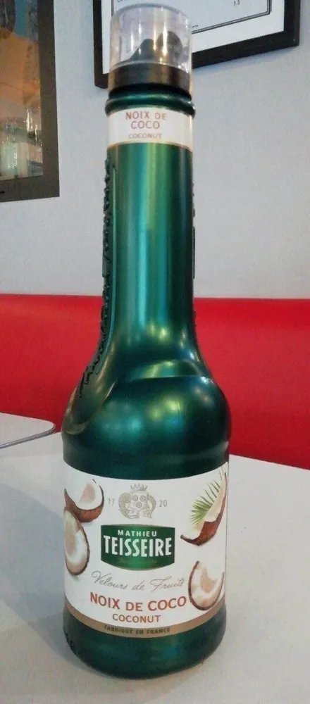 Velours de fruits. Noix de coco