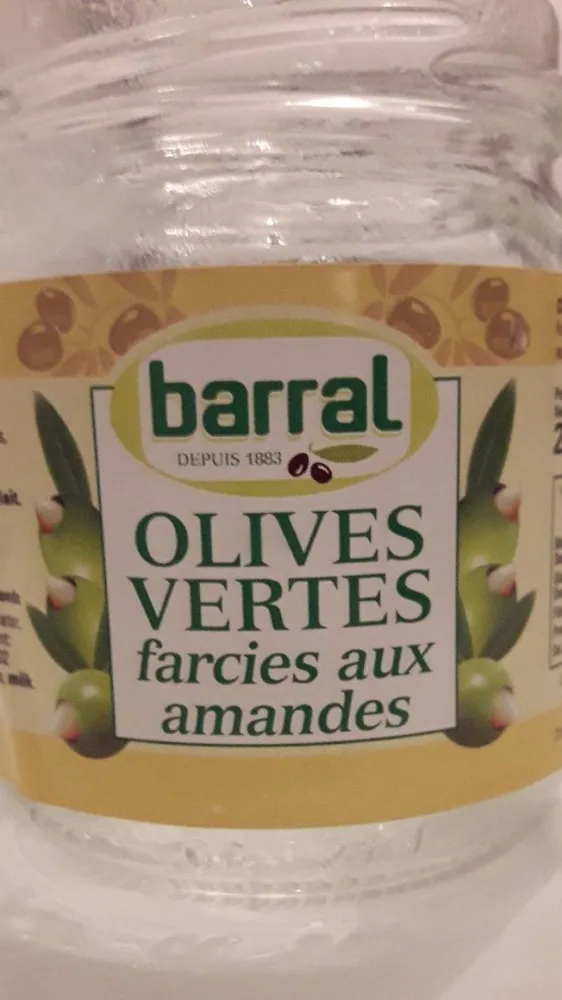 Olives vertes farcies aux amandes