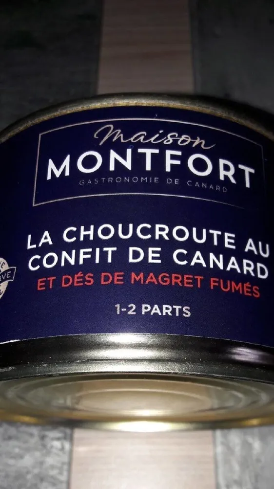 choucroute au confit de canard et dés de magret fumés