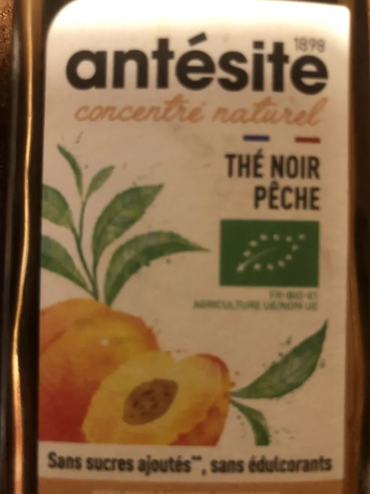 Thé. Noir pêche