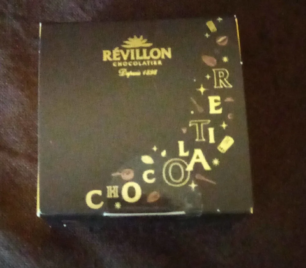 Assortiment de chocolats noir et lait