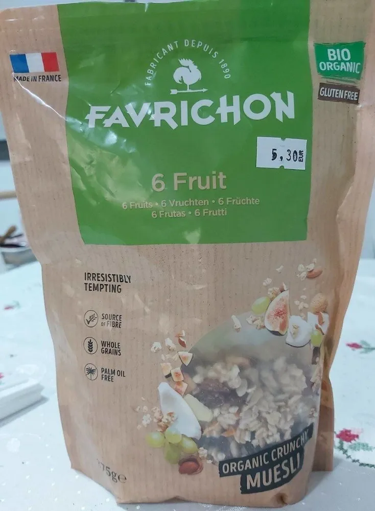 Organic crunchy muesli