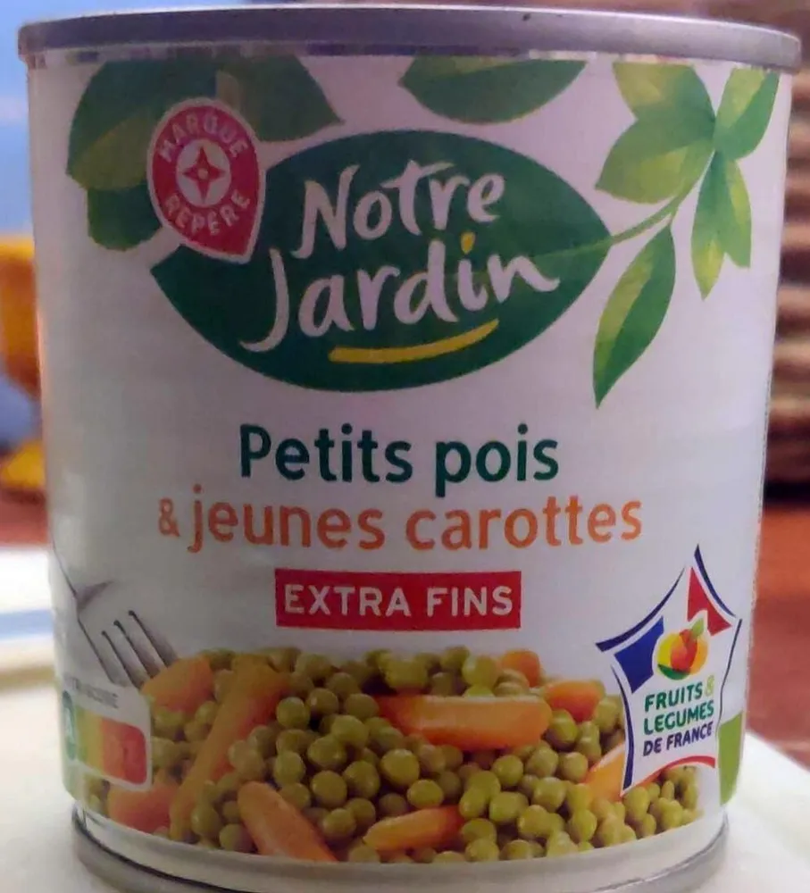 Petits pois et jeunes carottes