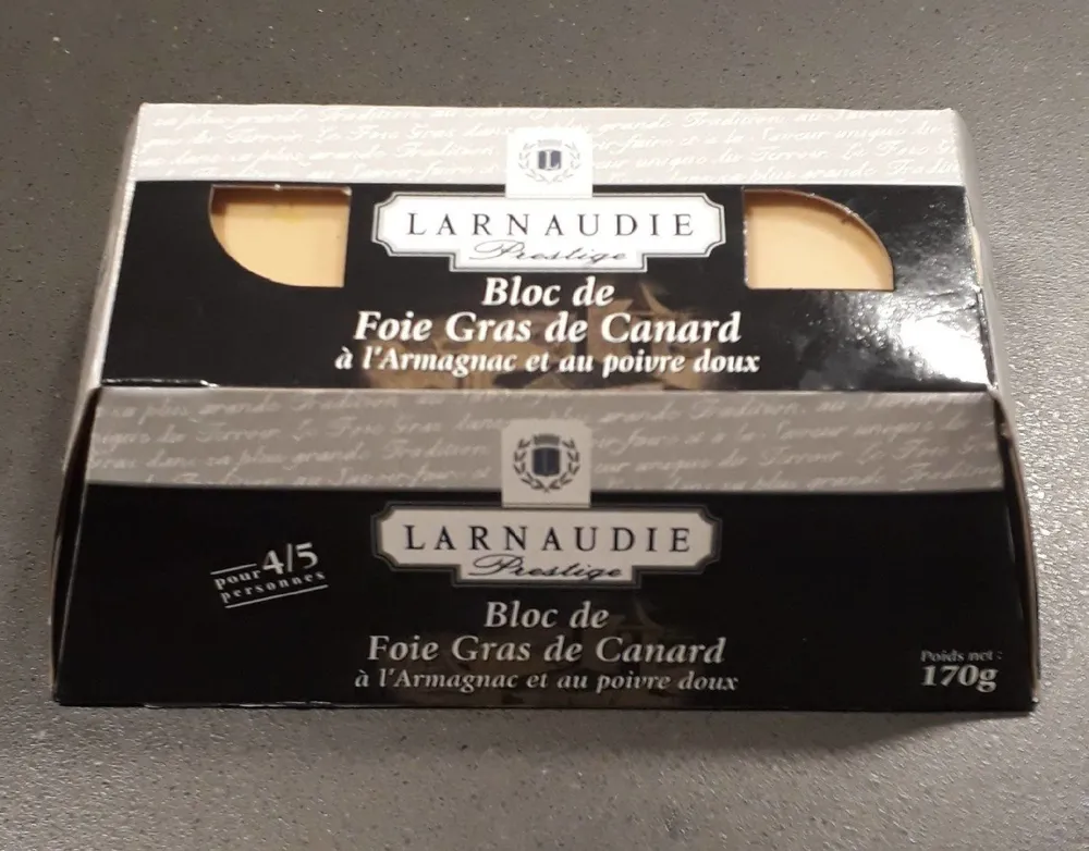 Bloc de foie gras de canard à l'Armagnac et au poivre doux