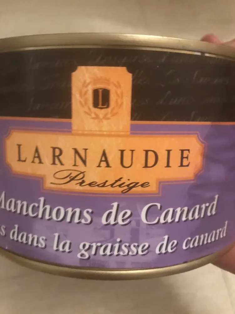 Manchons de canard cuits dans la graisse de canard