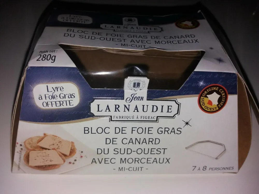 Bloc de foie gras de canard du Sud Ouest avec morceaux mi cuit