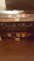 Chocolats noirs fourrés alcool