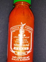 Sriracha chili sauce piment
