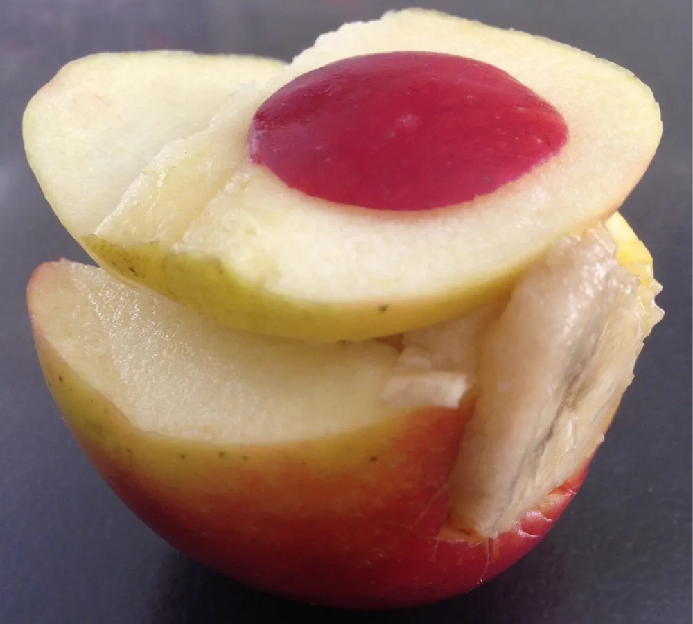 Les fruits en fête ( banane et pomme )