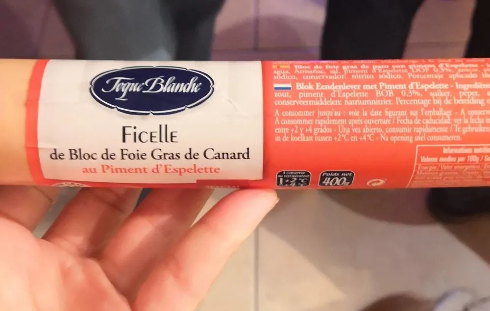 Ficelle de bloc de foie gras de canard au piment d'espelette