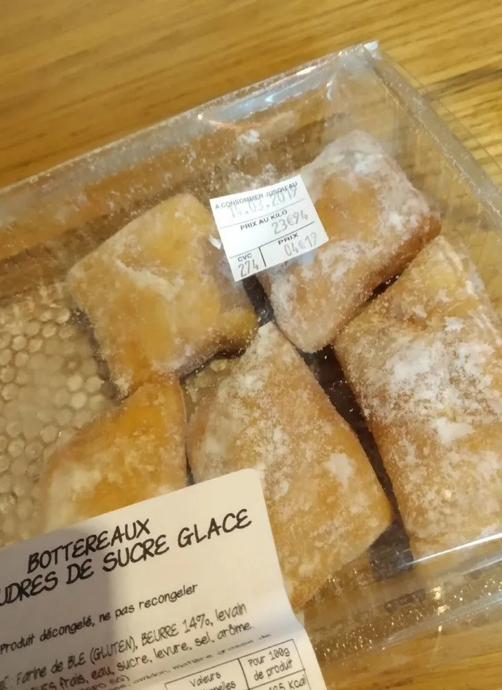 Bottereaux saupoudrés de sucre glace
