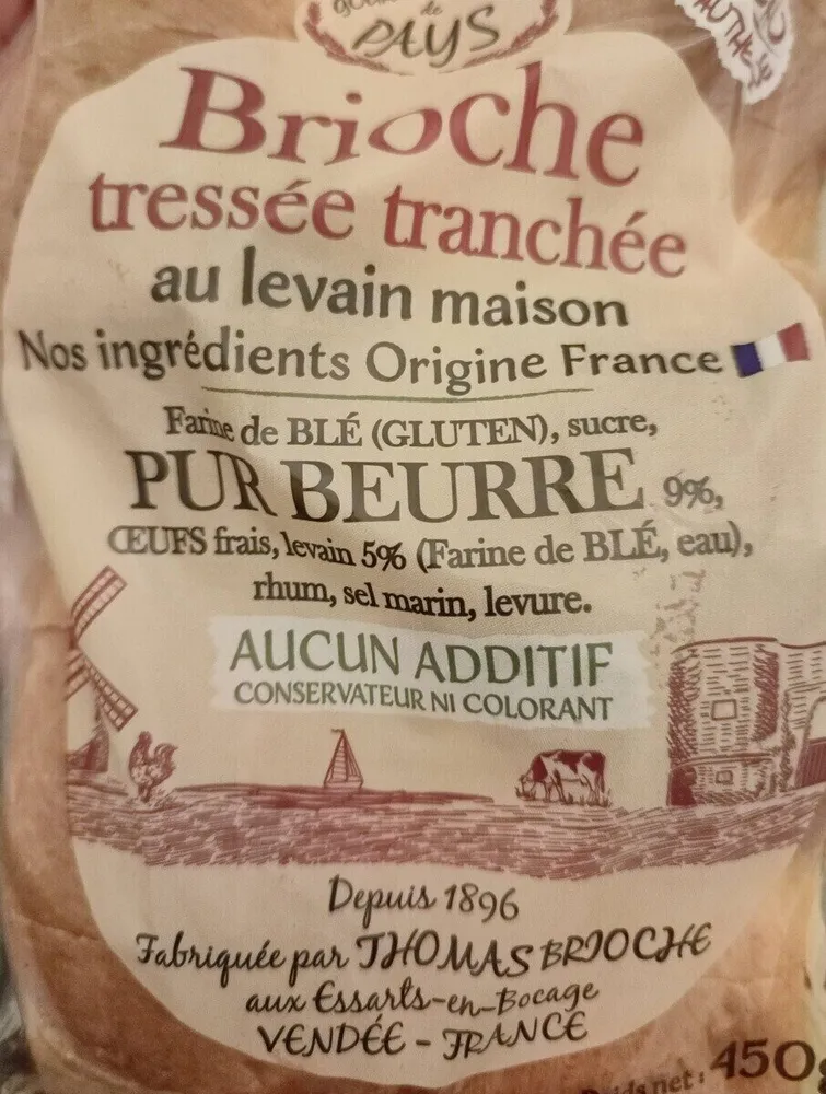 Brioche tressée tranchée au levain maison
