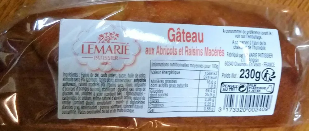 Gâteau aux abricots et raisins macérés
