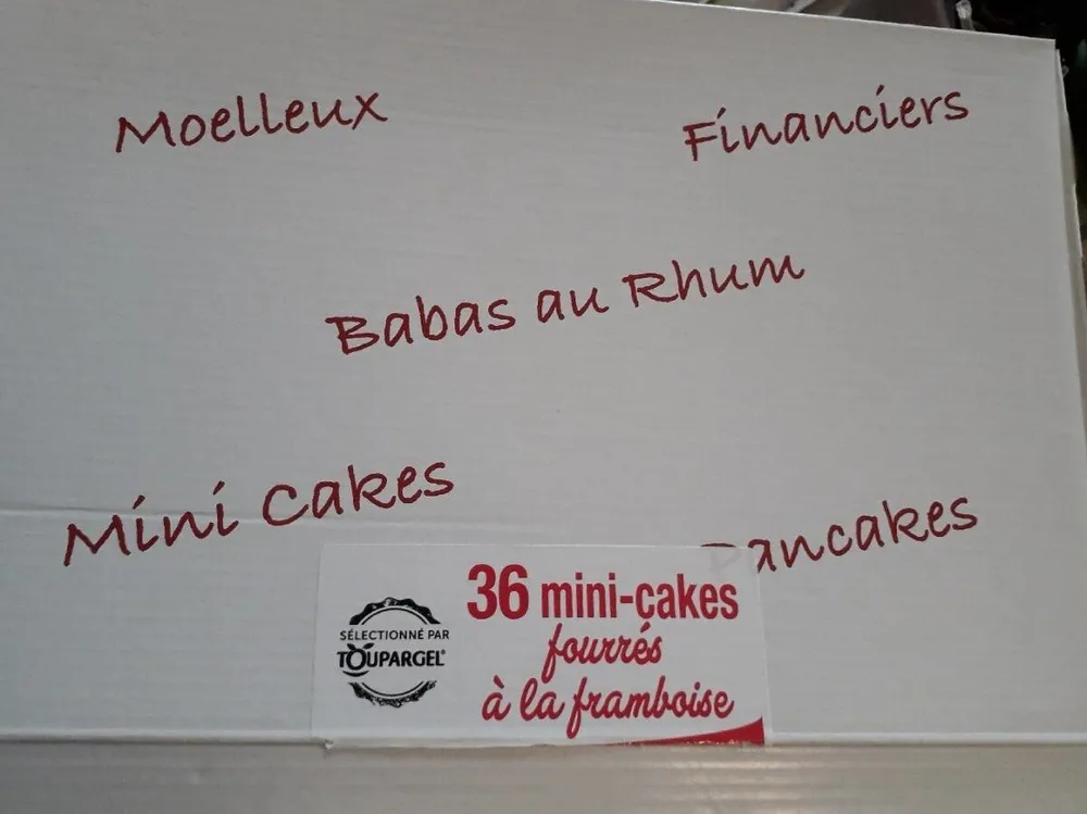 Mini cakes fourrés à la framboise
