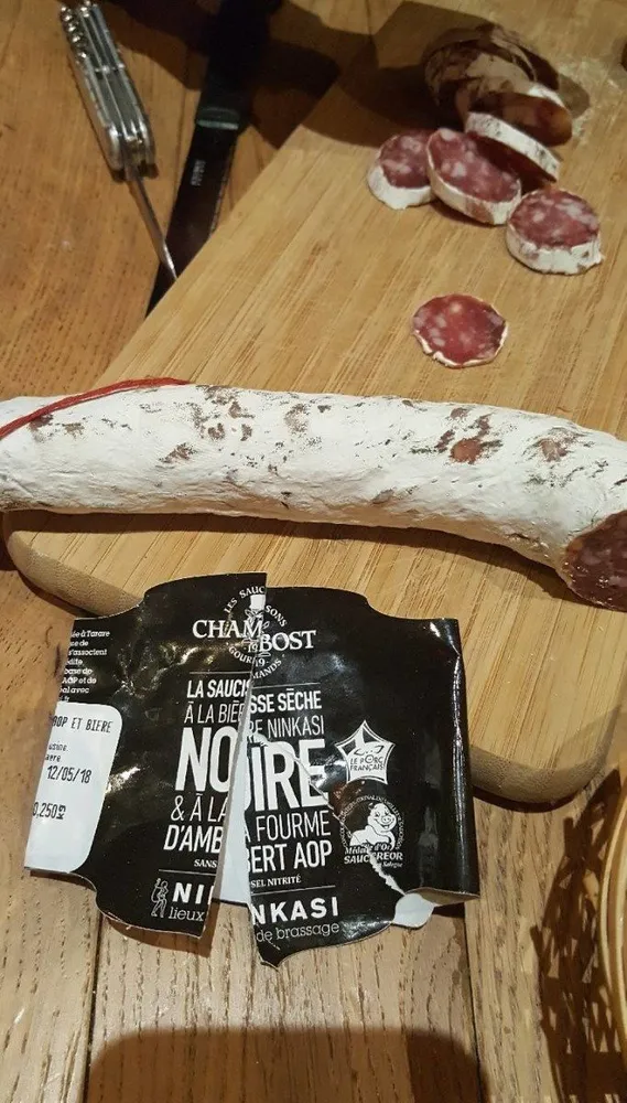Saucisse sèche a la bière Ninkasi & a la forme d'ambert