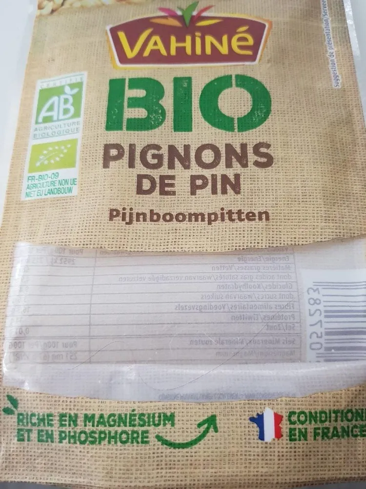 Pignons de pin BIO