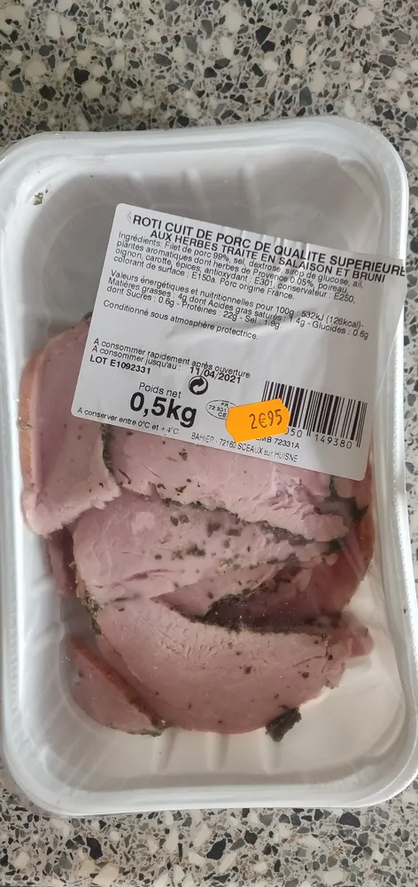 rôti cuit de porc de qualité supérieur aux herbes traité en salaison et bruni