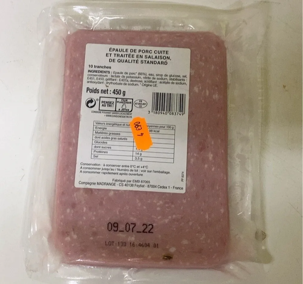 Epaule de porc chite et traitée en salaison