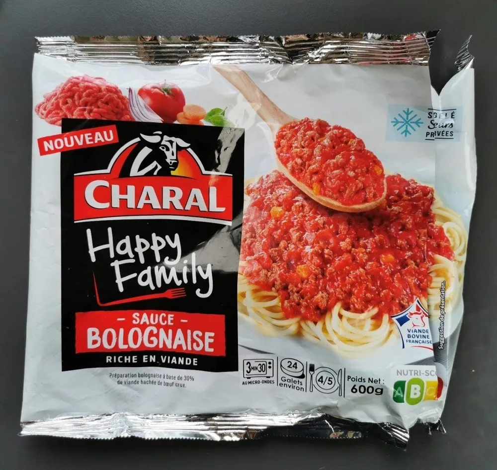 Happy family sauce bolognaise