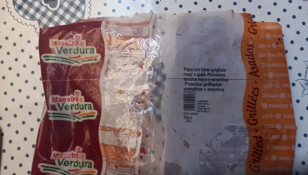 Peperoni falde grigliate rossi e gialli