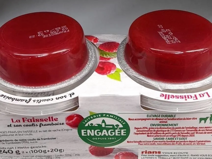 La faisselle et son coulis de framboise