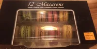 12 macarons